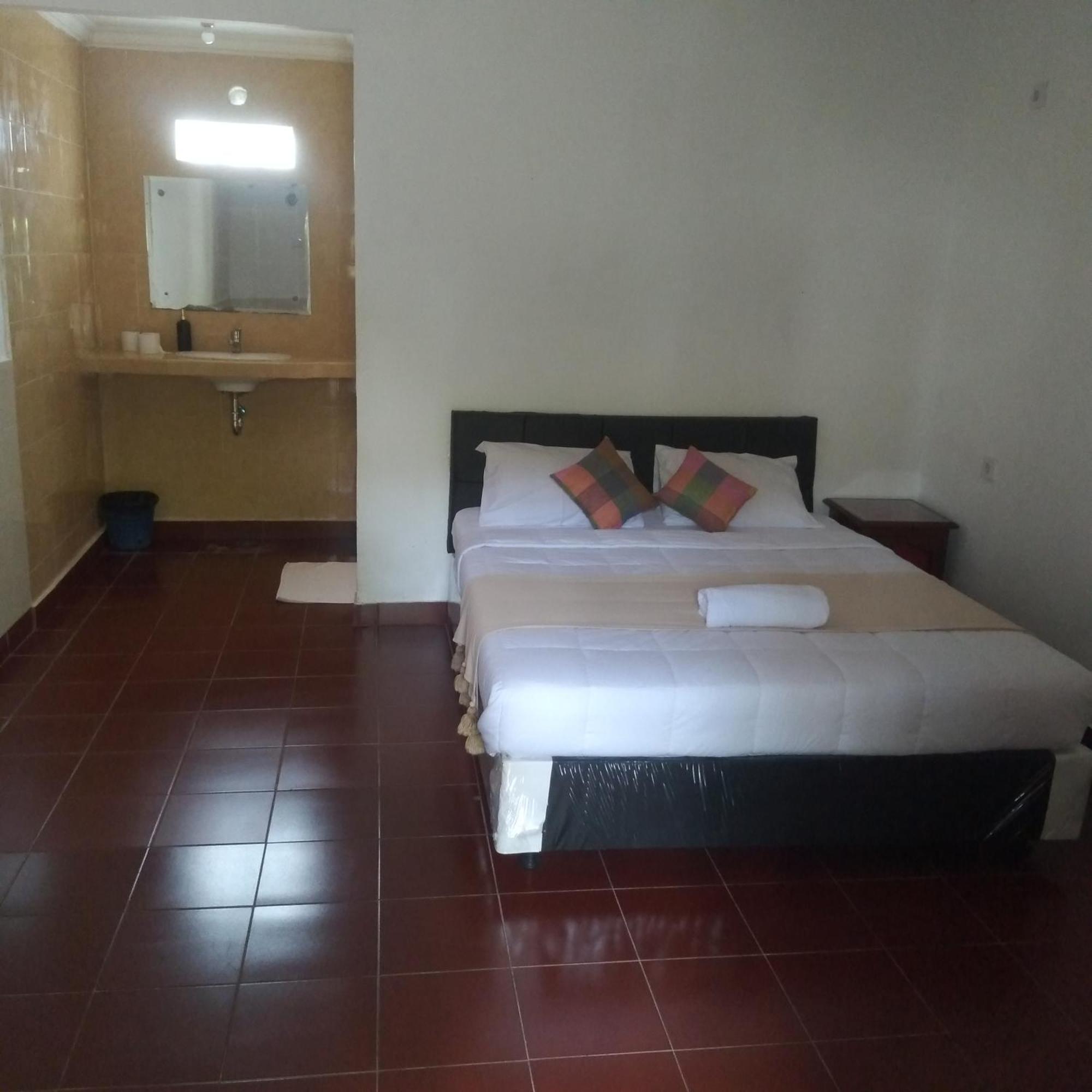 Inn Between Ubud Esterno foto