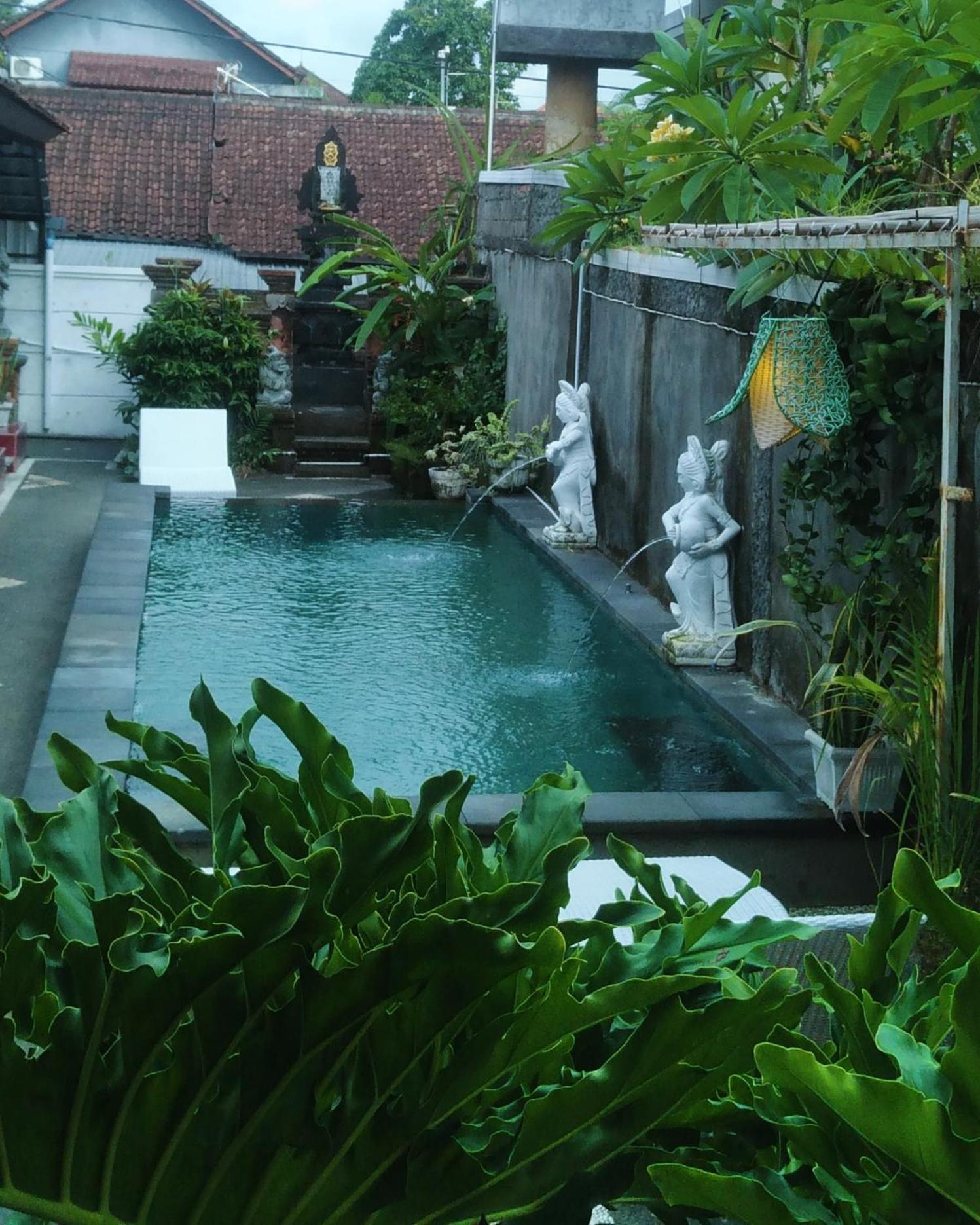 Inn Between Ubud Esterno foto