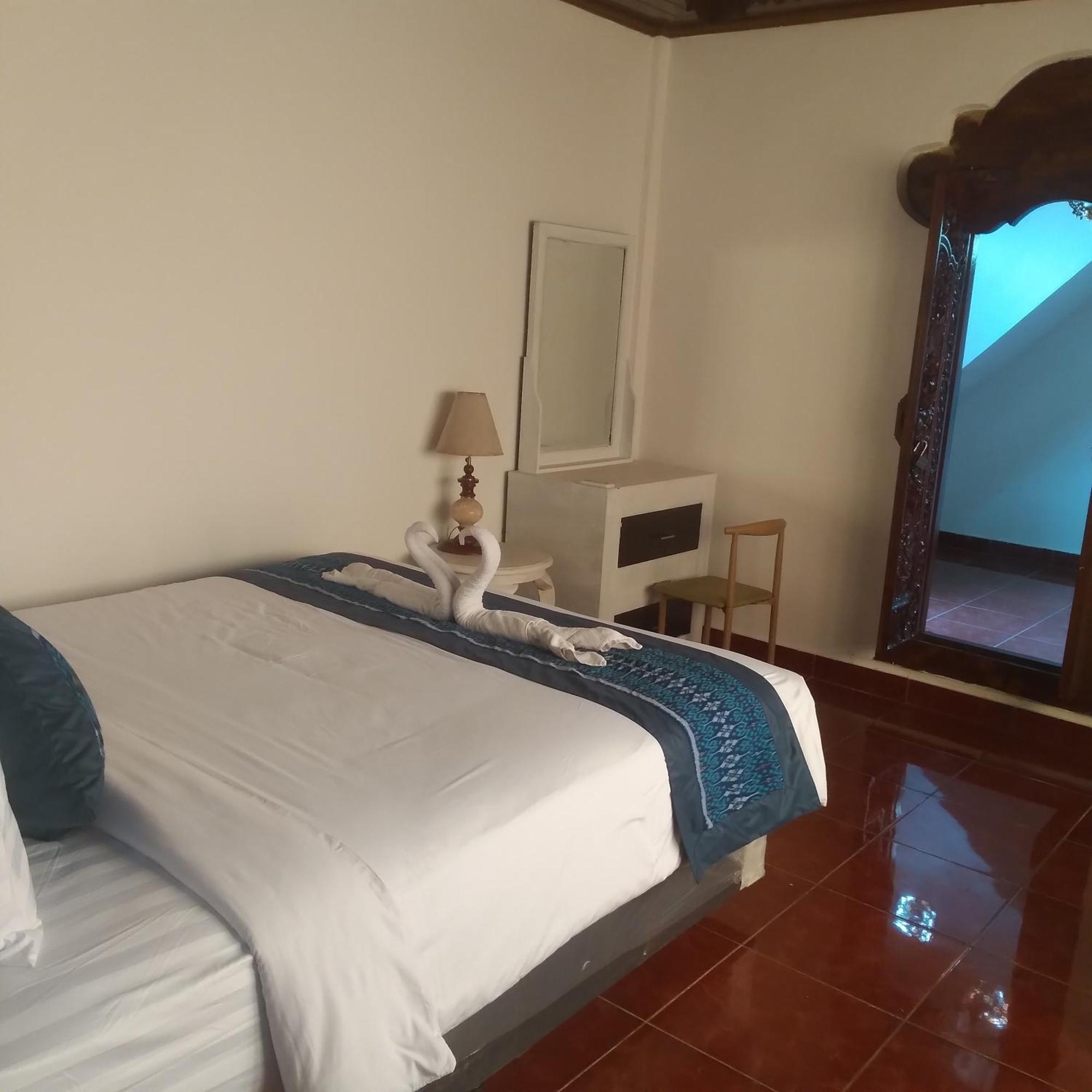 Inn Between Ubud Esterno foto
