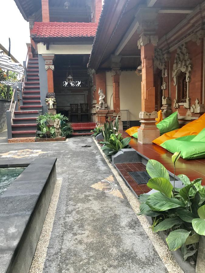 Inn Between Ubud Esterno foto