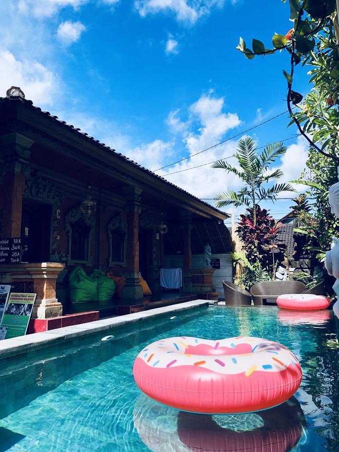 Inn Between Ubud Esterno foto