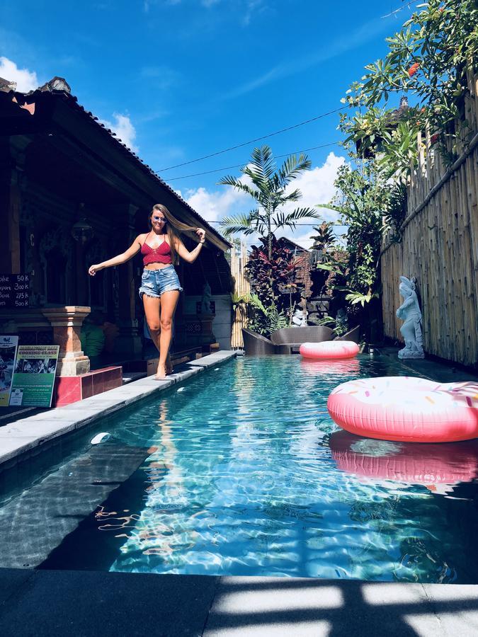 Inn Between Ubud Esterno foto