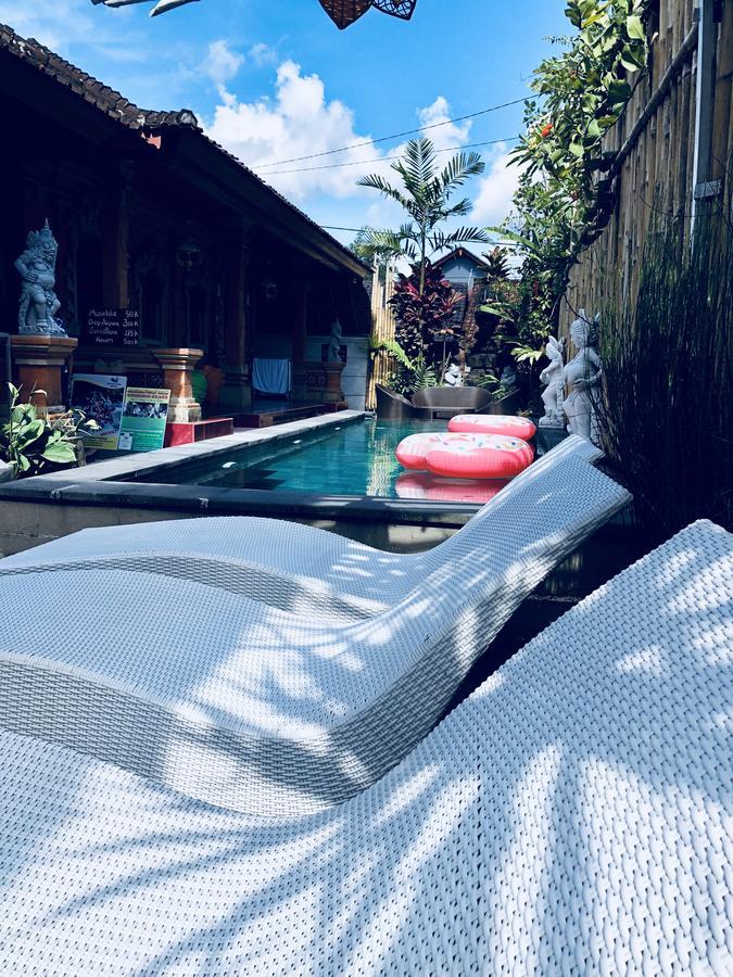 Inn Between Ubud Esterno foto