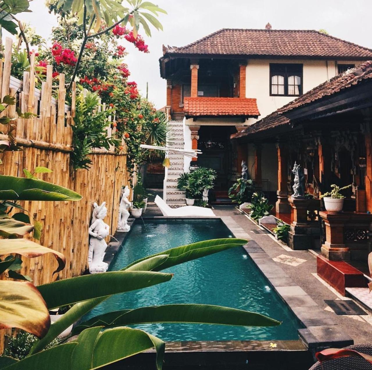 Inn Between Ubud Esterno foto